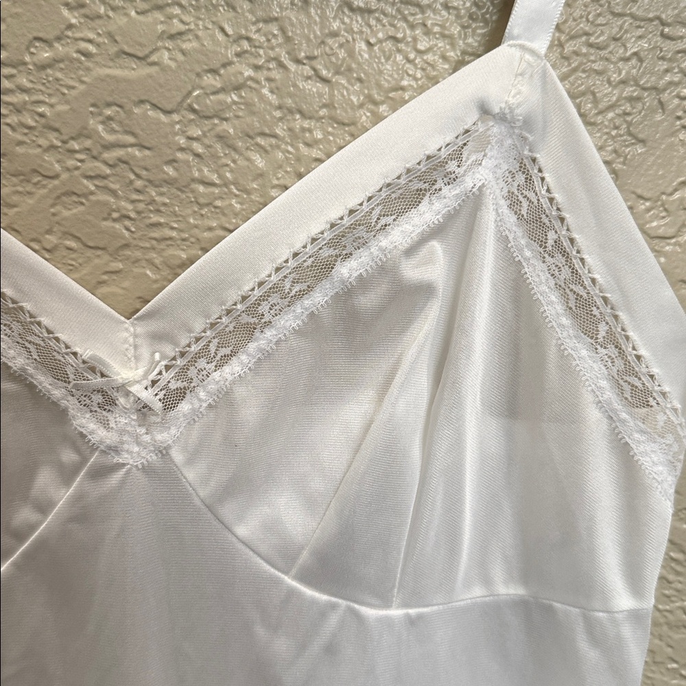 Lorraine white womens slip. 34 Tall - Picture 3 of 8